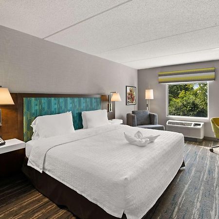 Hampton Inn & Suites Poughkeepsie Spackenkill Екстериор снимка