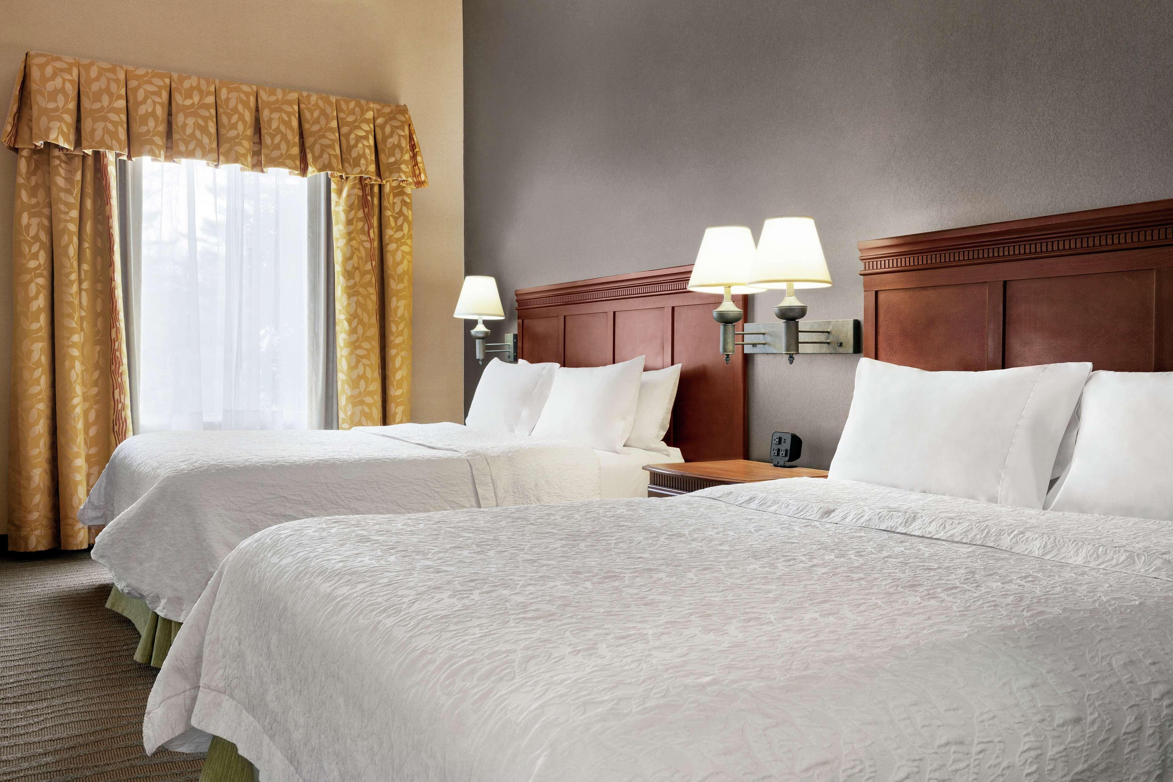 Hampton Inn & Suites Poughkeepsie Spackenkill Екстериор снимка