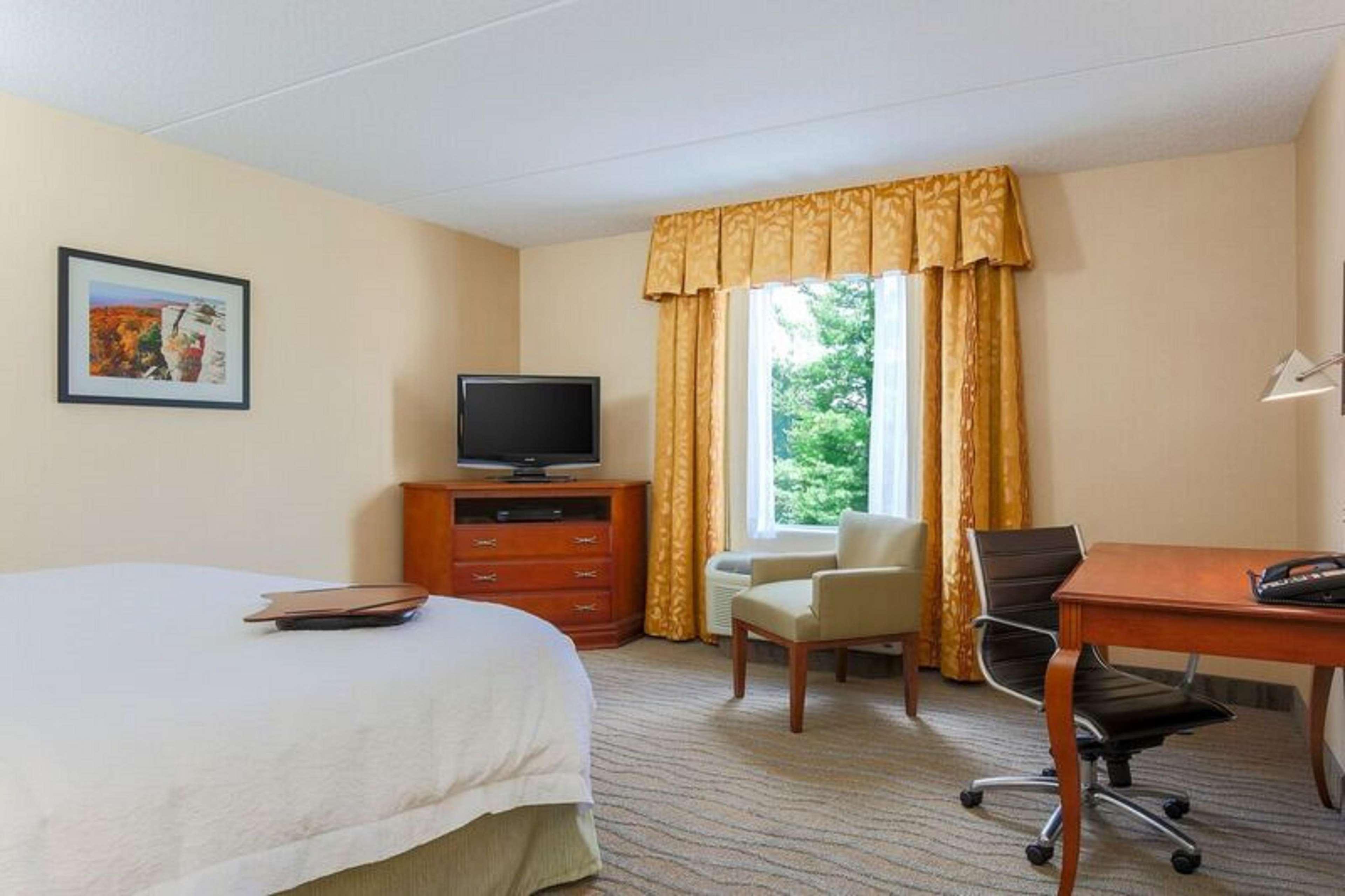 Hampton Inn & Suites Poughkeepsie Spackenkill Екстериор снимка