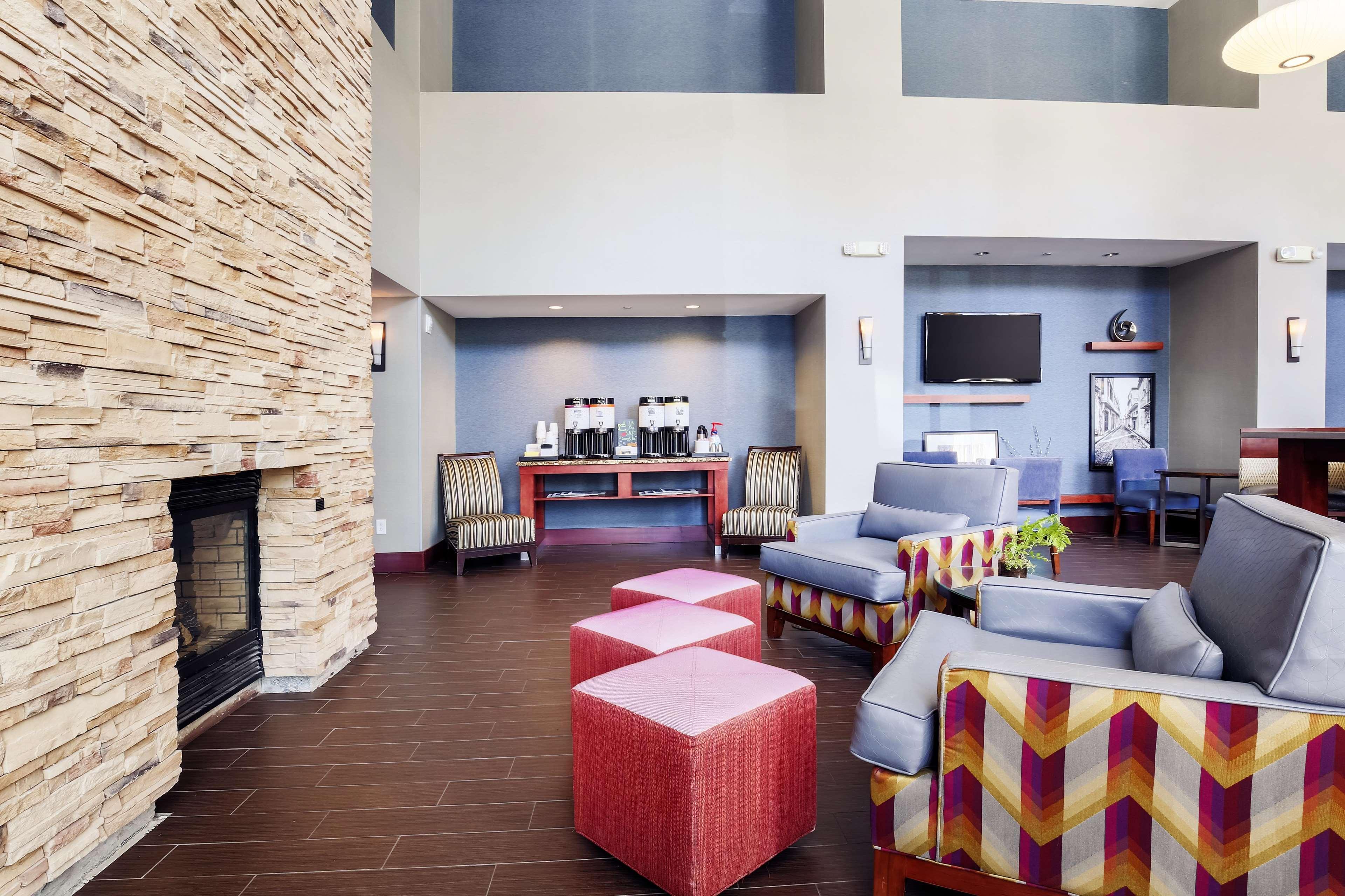 Hampton Inn & Suites Poughkeepsie Spackenkill Екстериор снимка