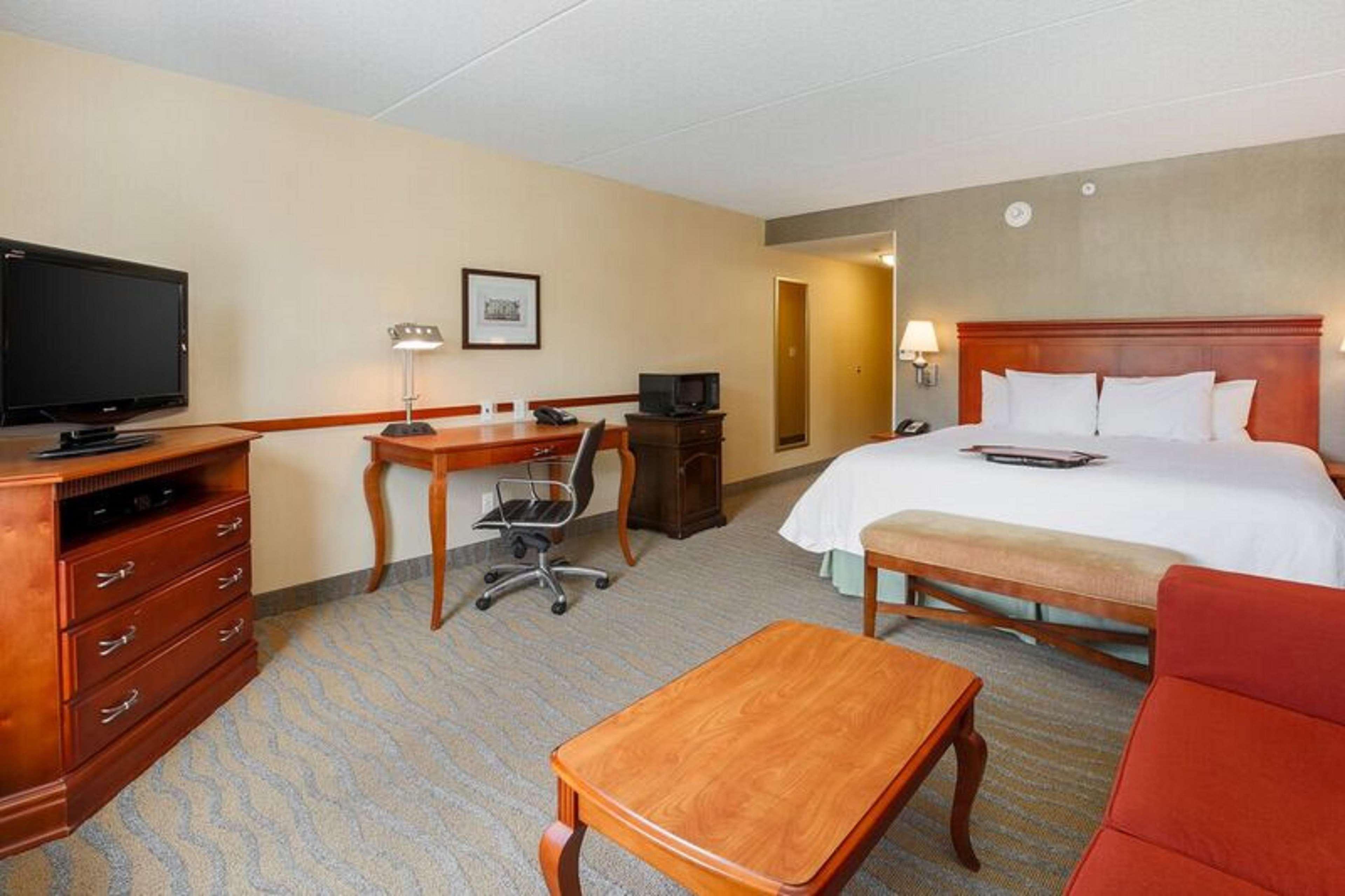 Hampton Inn & Suites Poughkeepsie Spackenkill Екстериор снимка