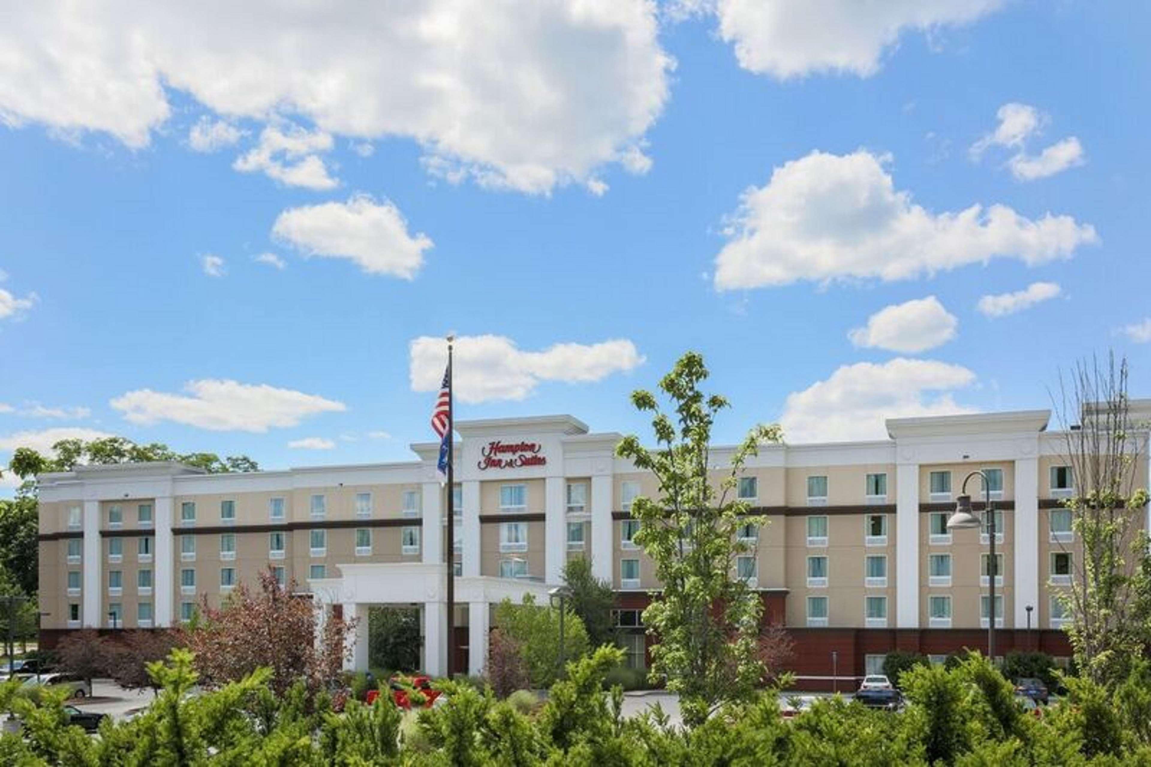Hampton Inn & Suites Poughkeepsie Spackenkill Екстериор снимка