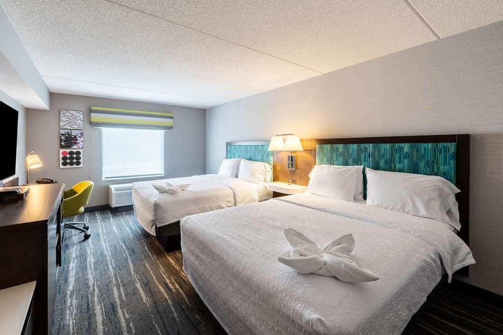 Hampton Inn & Suites Poughkeepsie Spackenkill Стая снимка