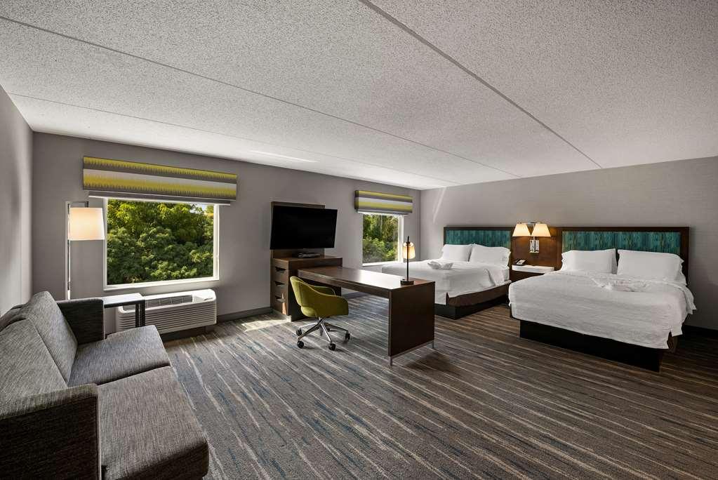 Hampton Inn & Suites Poughkeepsie Spackenkill Стая снимка