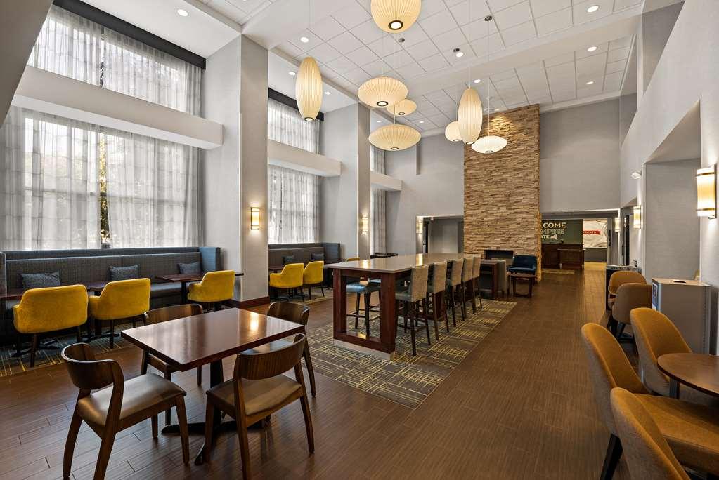 Hampton Inn & Suites Poughkeepsie Spackenkill Ресторант снимка