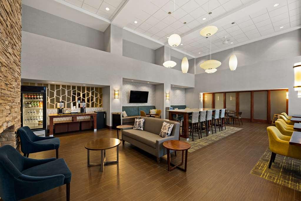 Hampton Inn & Suites Poughkeepsie Spackenkill Ресторант снимка
