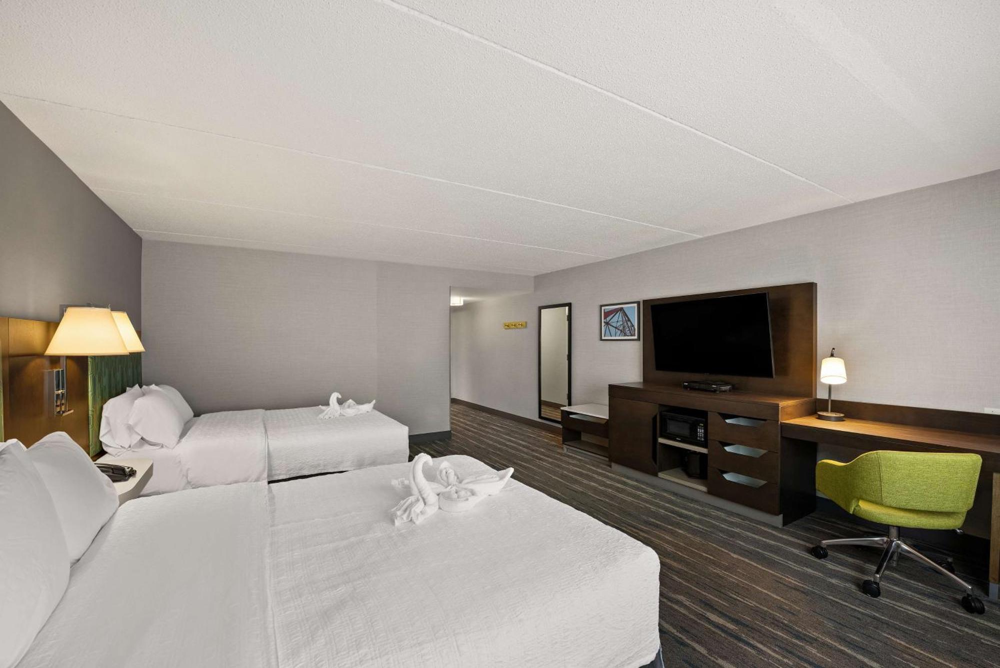 Hampton Inn & Suites Poughkeepsie Spackenkill Екстериор снимка