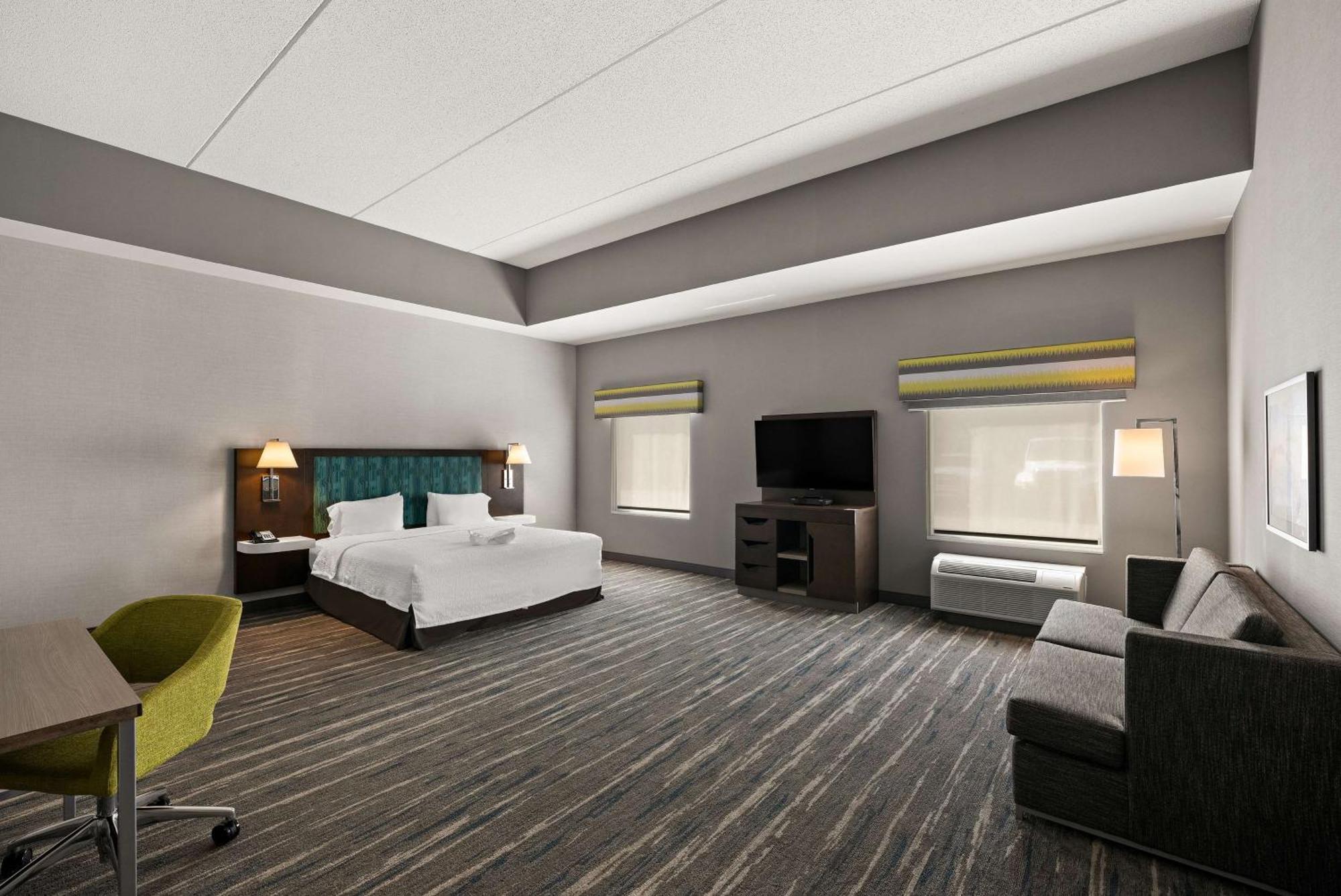 Hampton Inn & Suites Poughkeepsie Spackenkill Екстериор снимка
