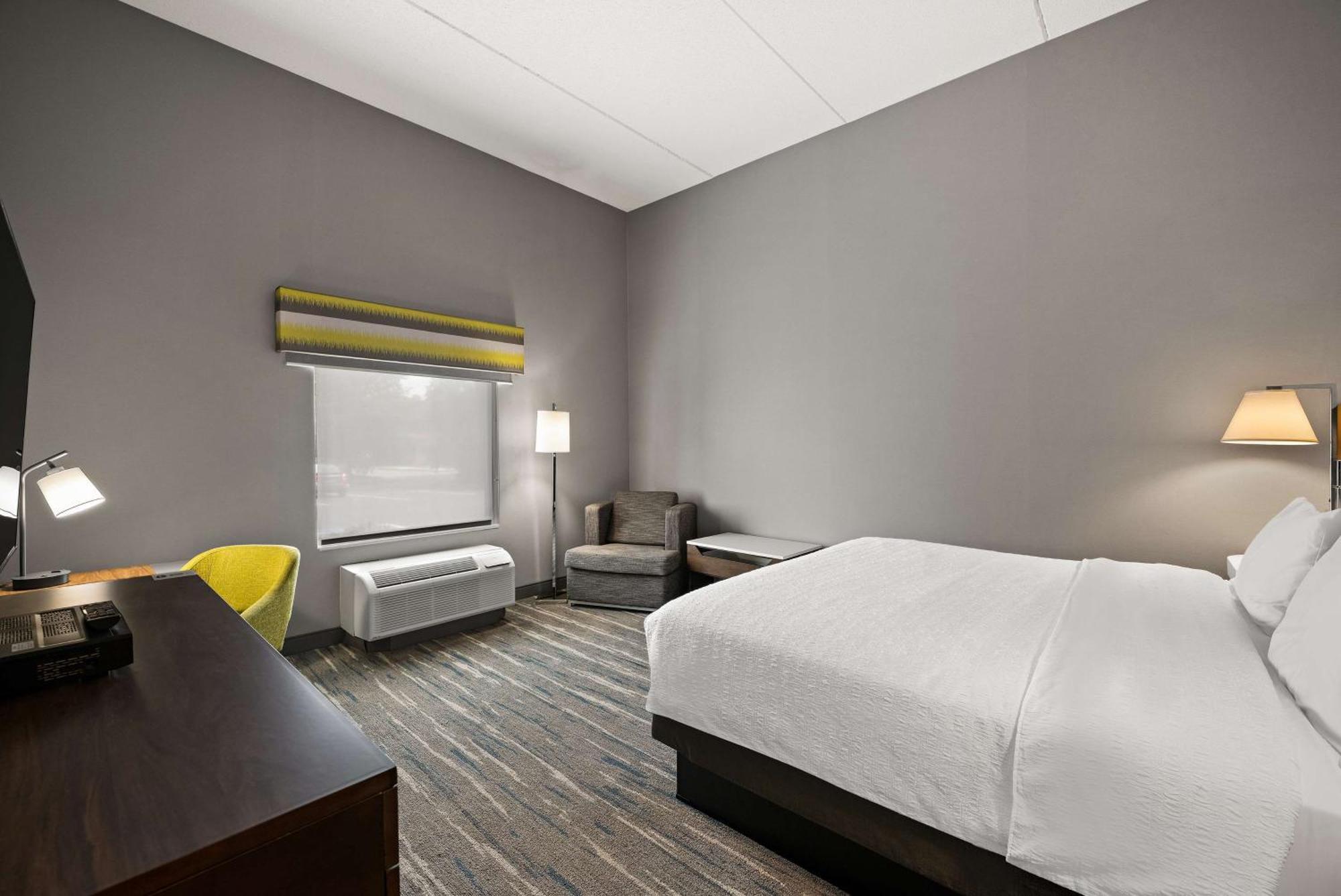 Hampton Inn & Suites Poughkeepsie Spackenkill Екстериор снимка