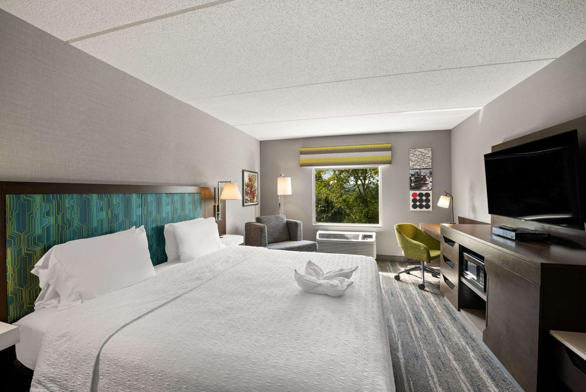 Hampton Inn & Suites Poughkeepsie Spackenkill Екстериор снимка