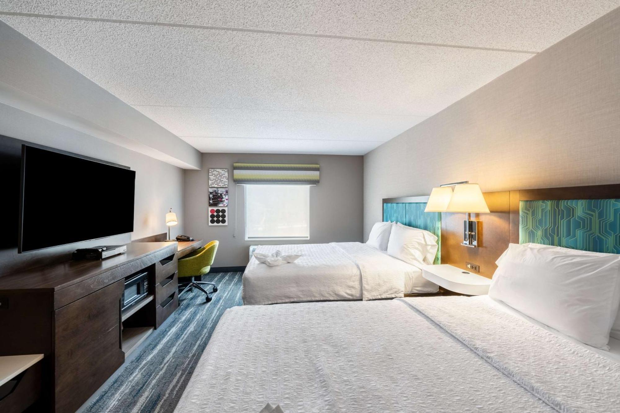 Hampton Inn & Suites Poughkeepsie Spackenkill Екстериор снимка