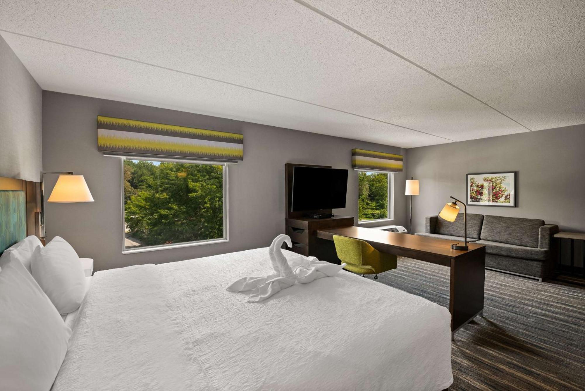 Hampton Inn & Suites Poughkeepsie Spackenkill Екстериор снимка