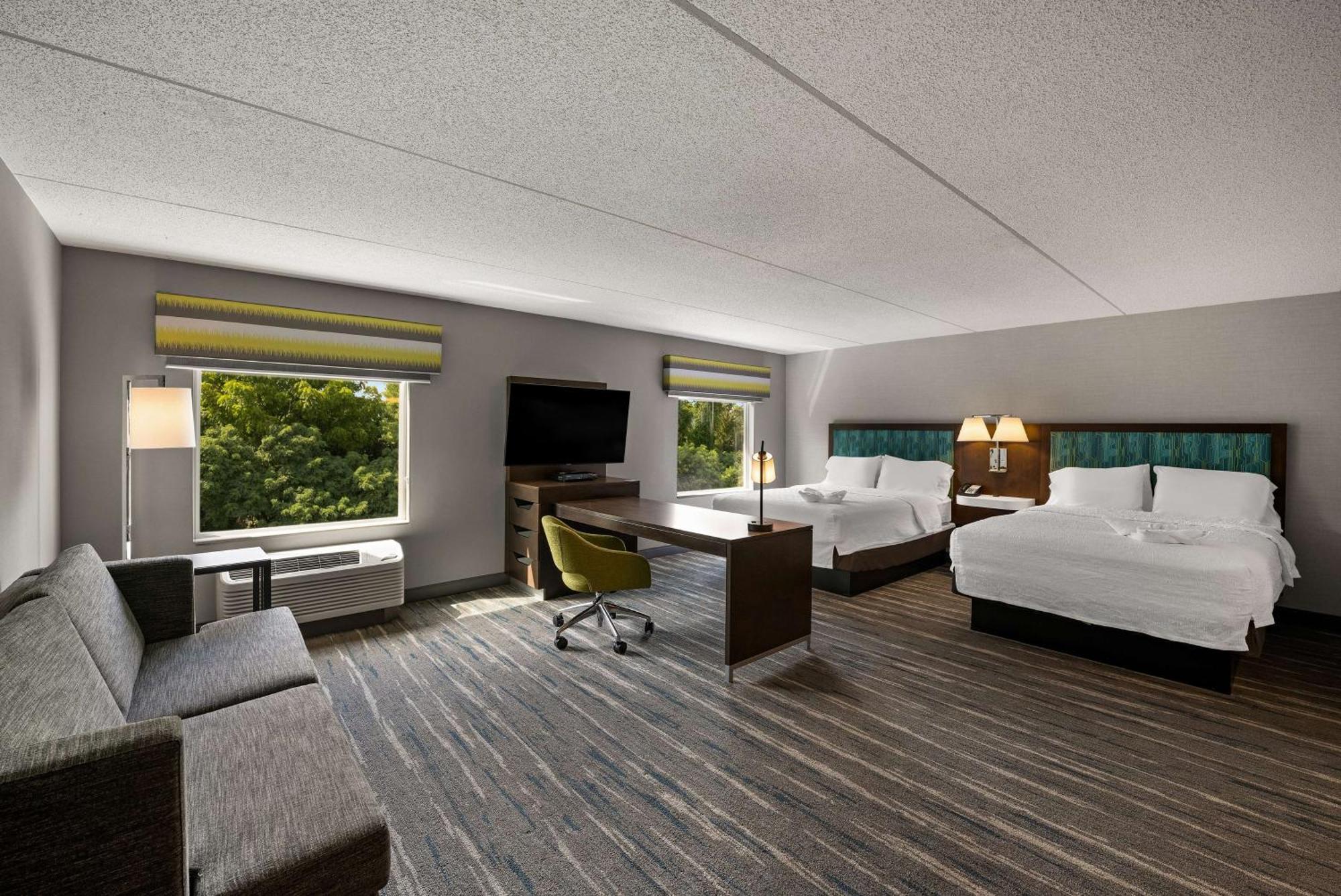 Hampton Inn & Suites Poughkeepsie Spackenkill Екстериор снимка