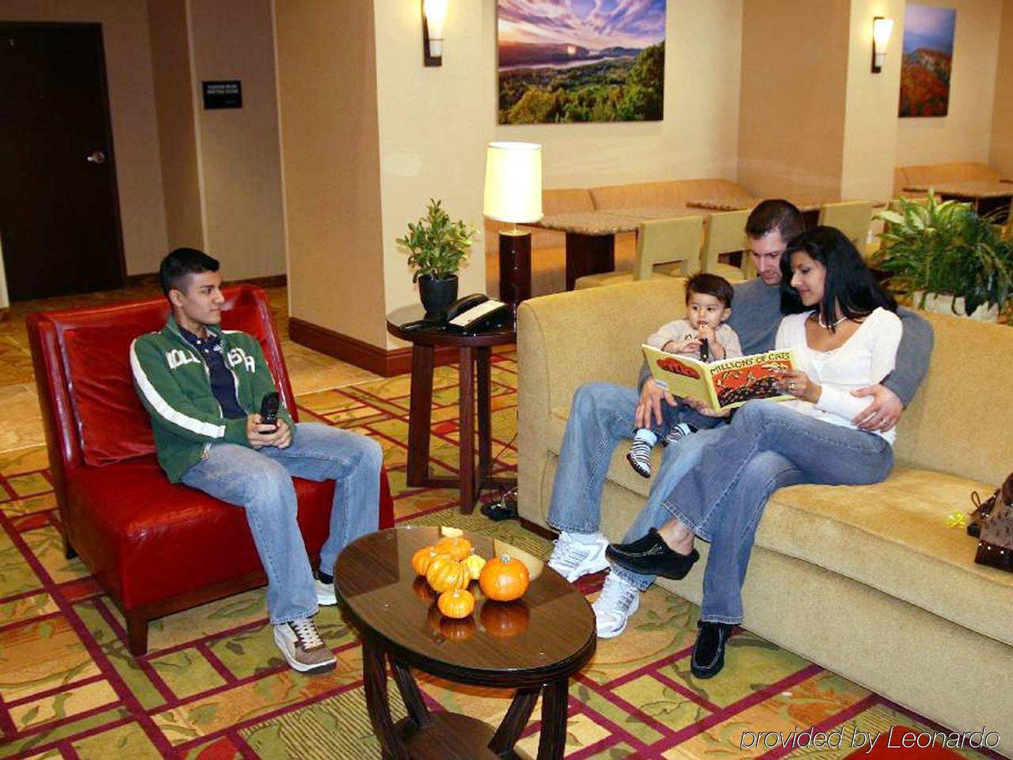 Hampton Inn & Suites Poughkeepsie Spackenkill Стая снимка